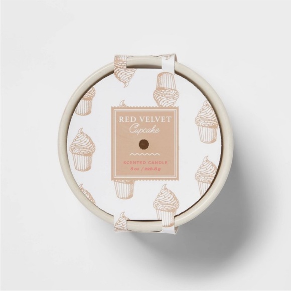THRESHOLD NEW red velvet cupcake ceramic candle -8oz - Picture 4 of 5
